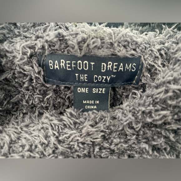 BAREFOOT DREAMS “THE COZY” - Picture 3 of 3